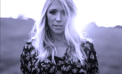 Ellie Holcomb