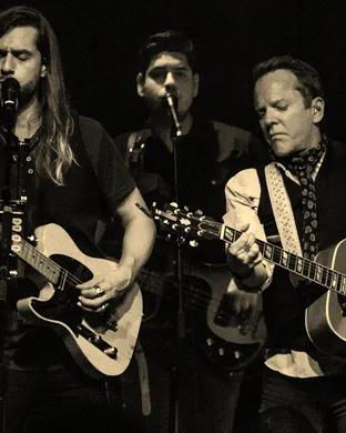 Kiefer Sutherland Patchogue